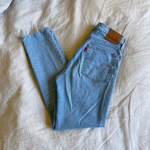 Levis wedgie jeans